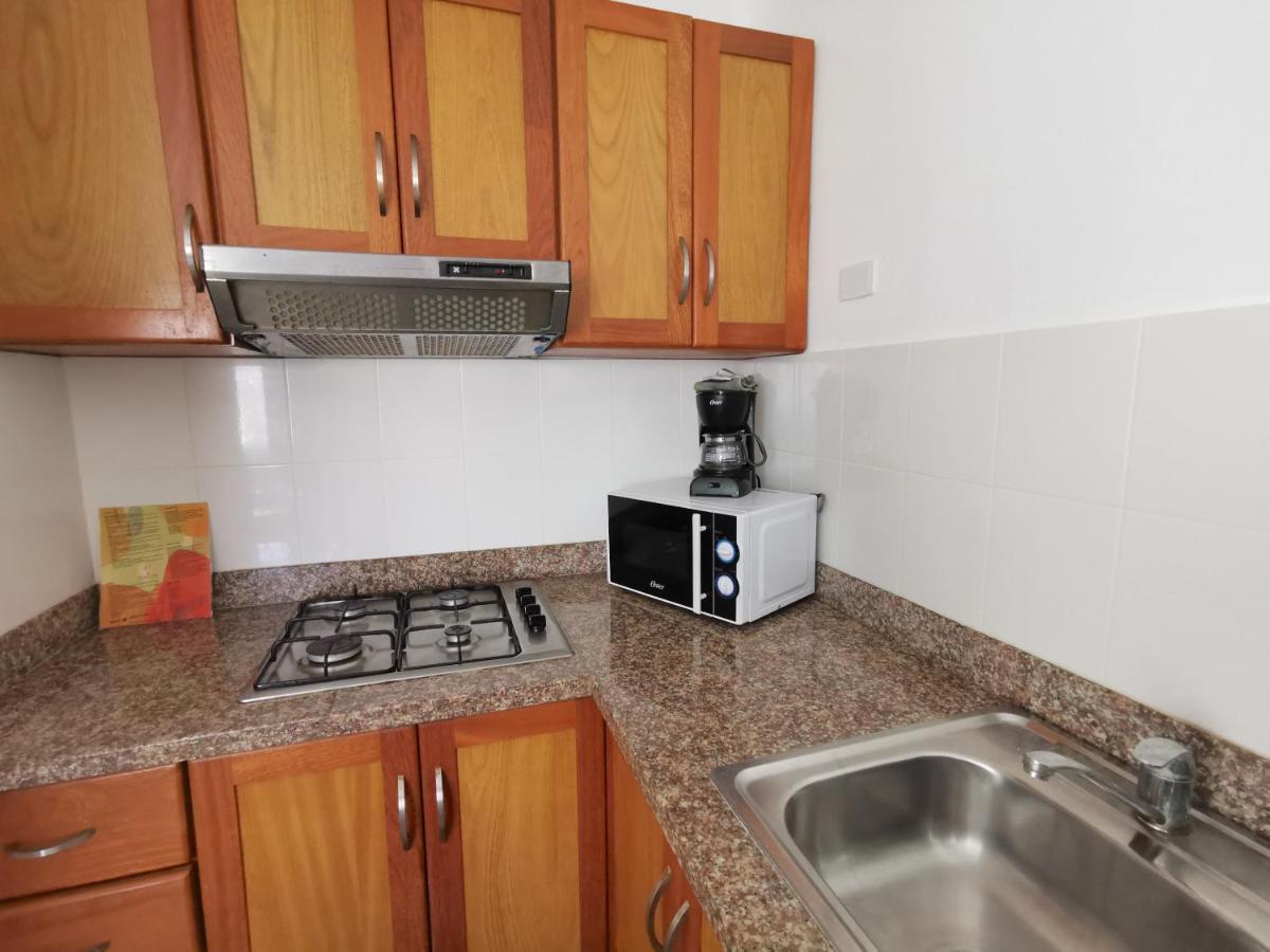 Tropicana Suites Deluxe Beach Club And Pool - Playa Los Corales Пунта Кана Екстериор снимка